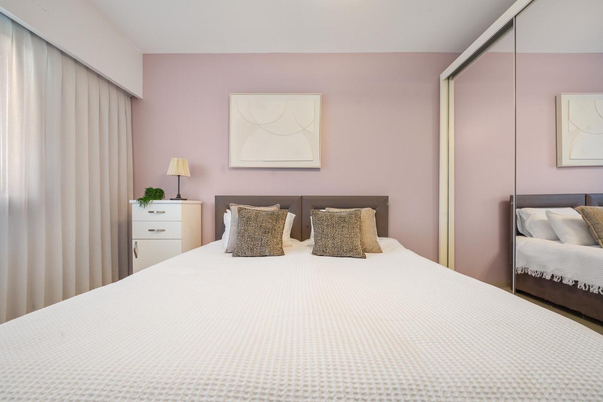 Isrentals Haneviim - Aparthotel In City Center Gerusalemme Esterno foto