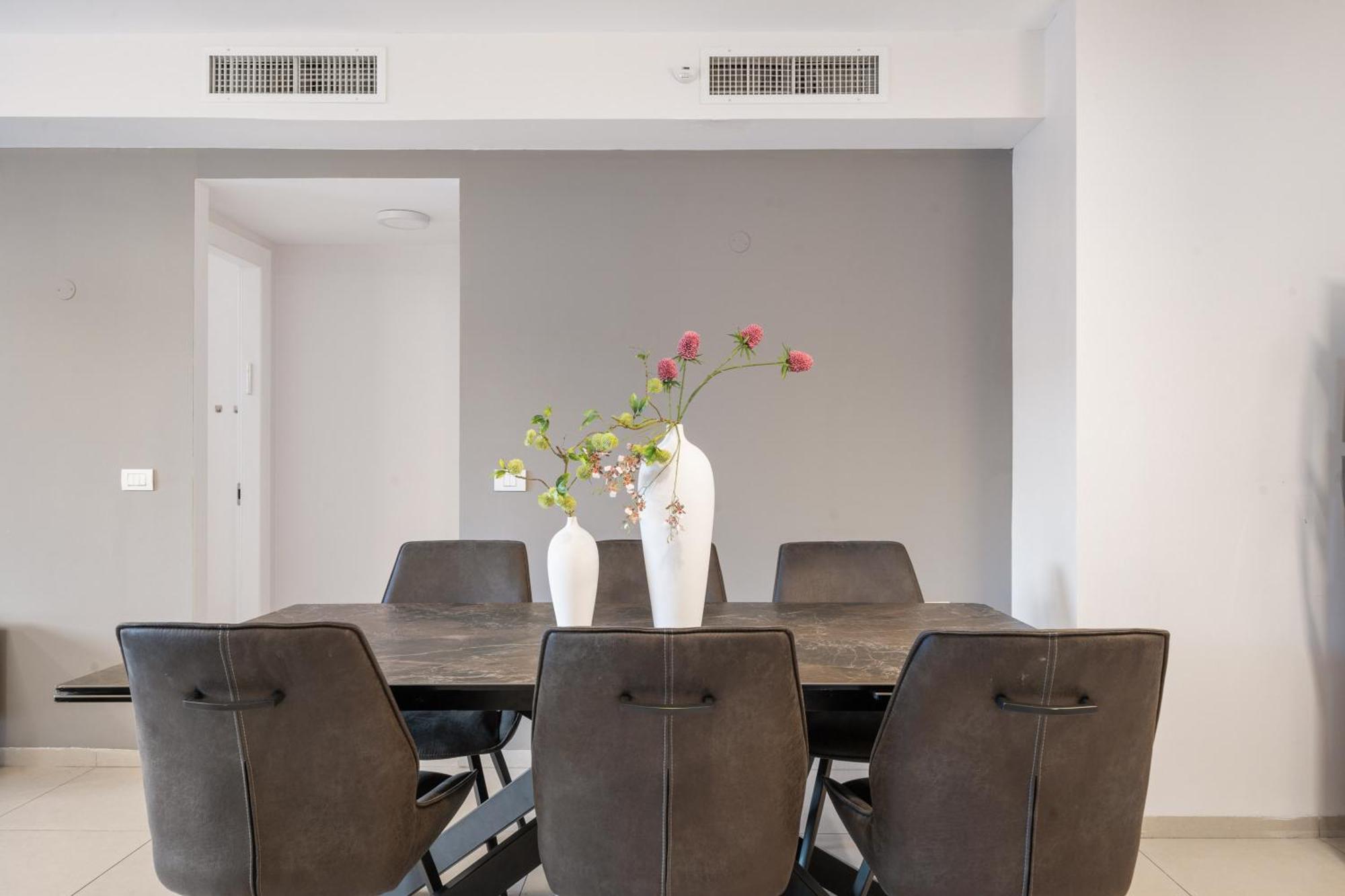 Isrentals Haneviim - Aparthotel In City Center Gerusalemme Esterno foto