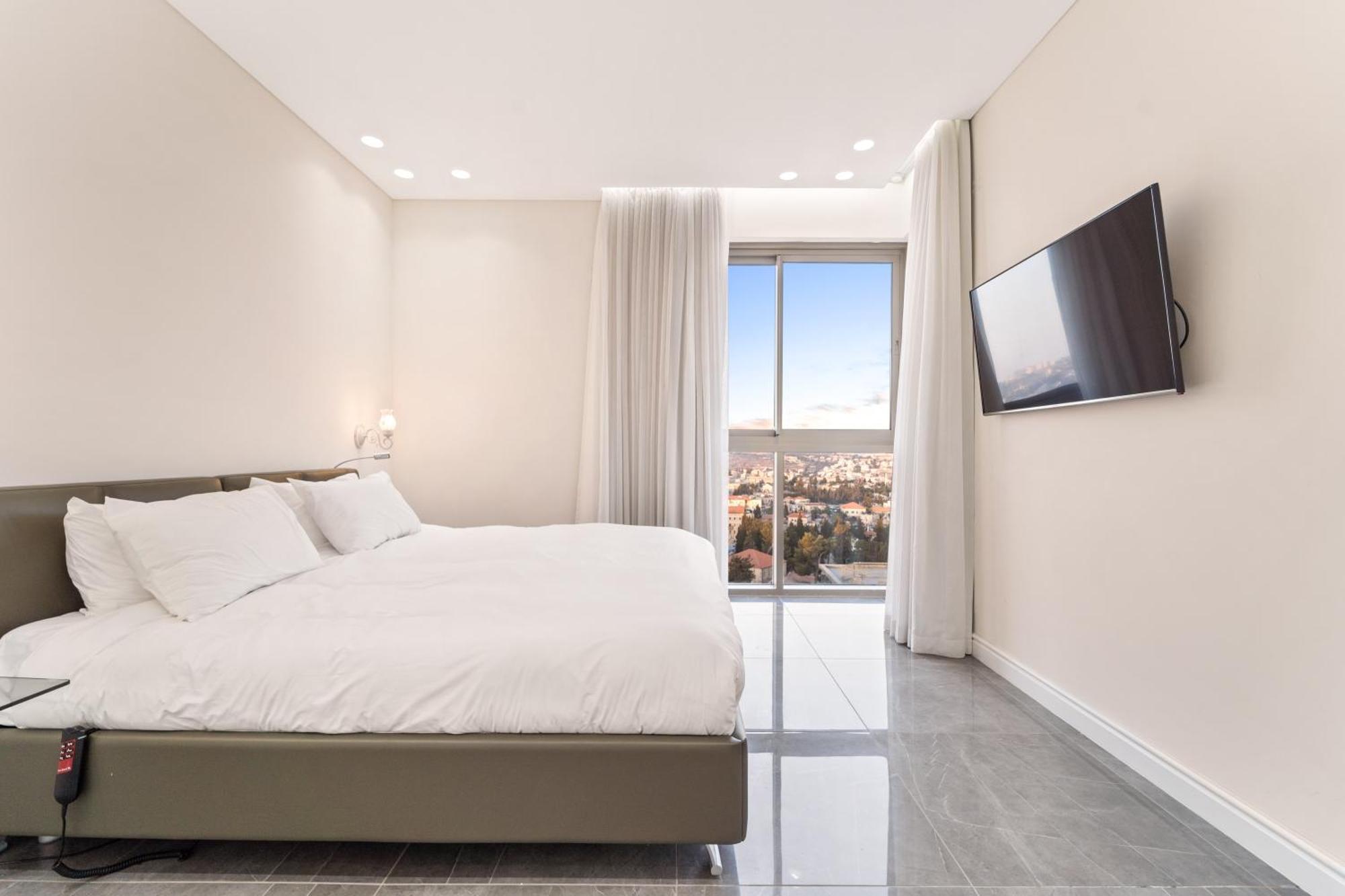 Isrentals Haneviim - Aparthotel In City Center Gerusalemme Esterno foto