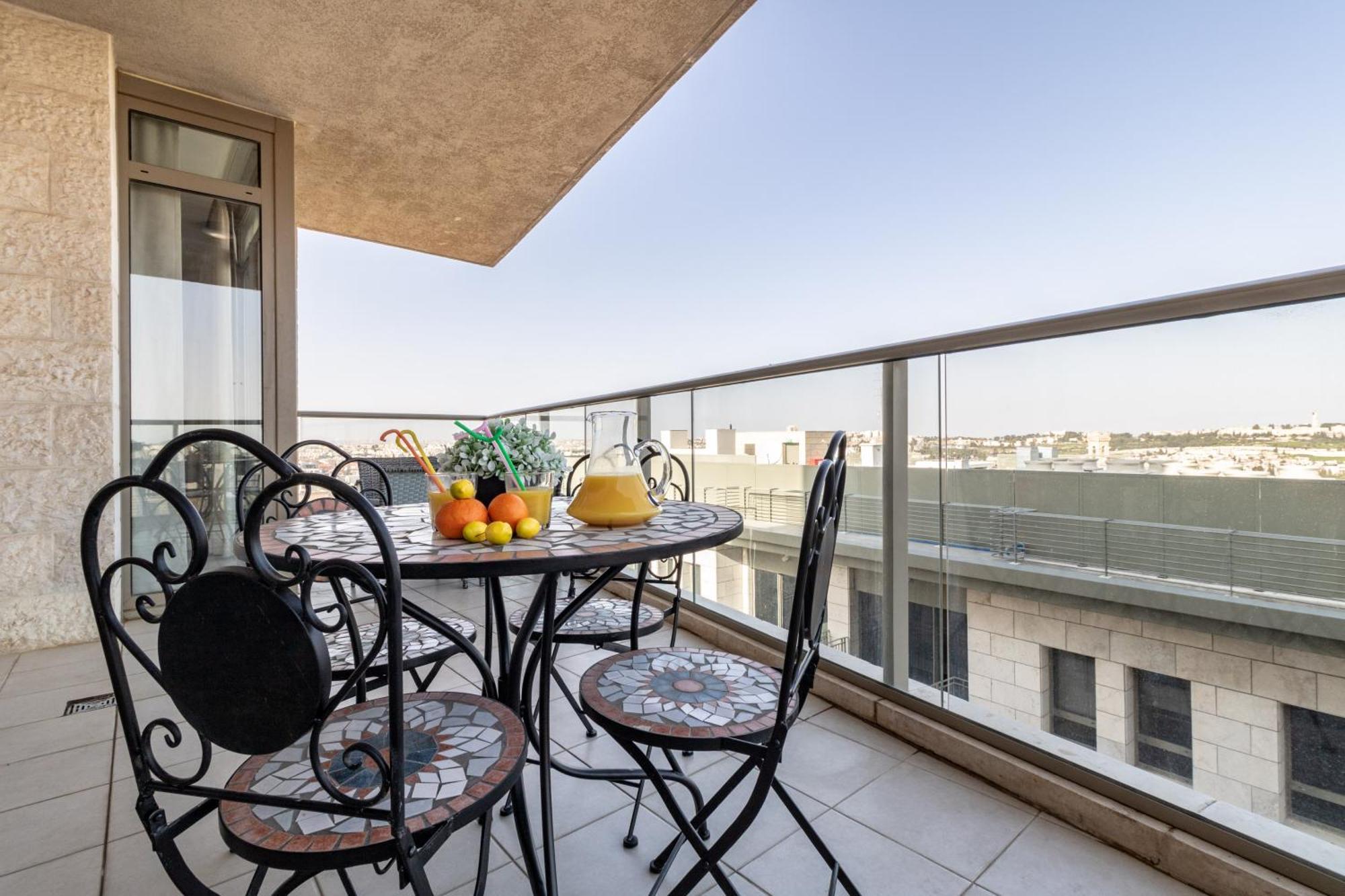Isrentals Haneviim - Aparthotel In City Center Gerusalemme Esterno foto