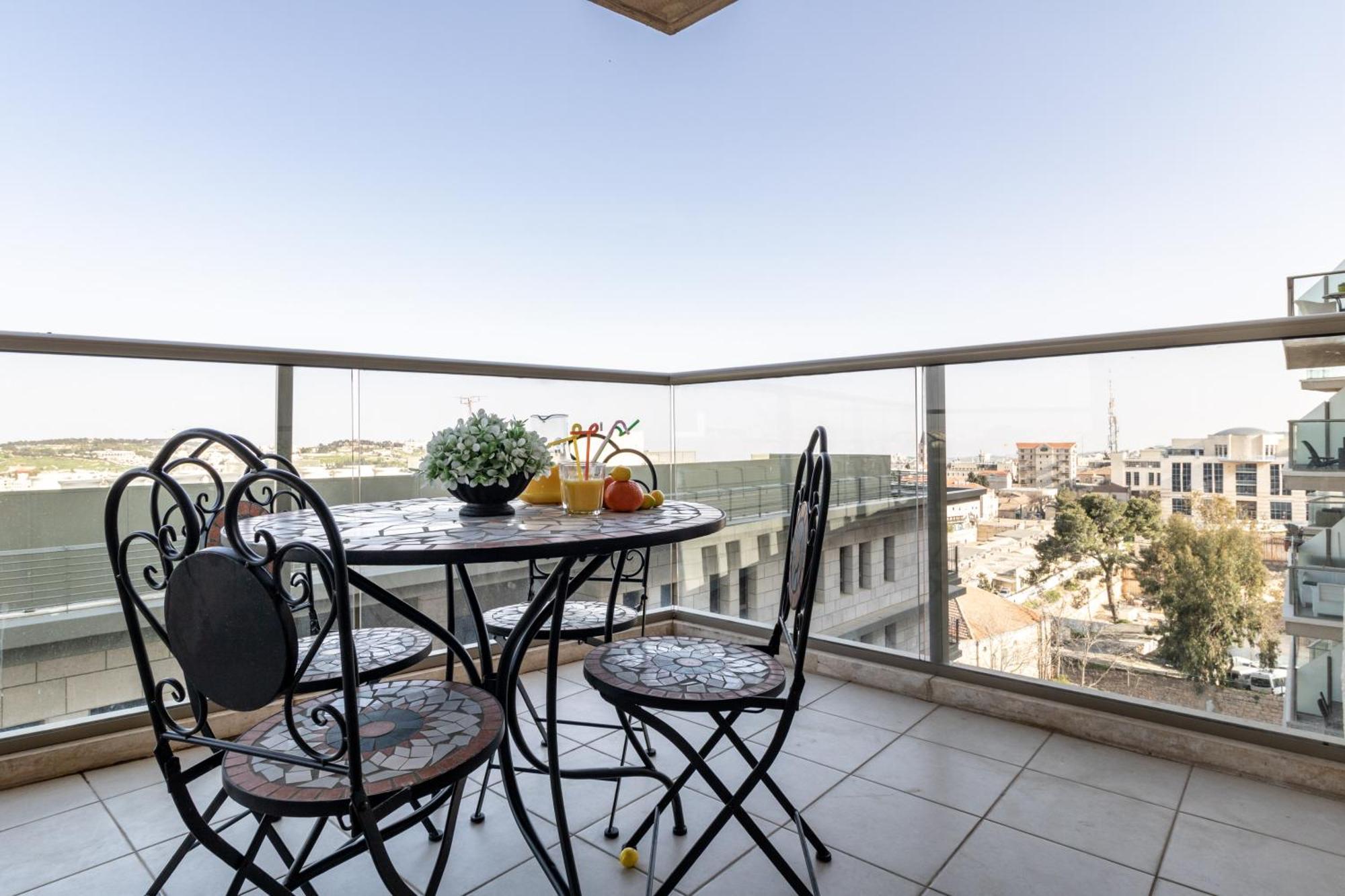 Isrentals Haneviim - Aparthotel In City Center Gerusalemme Esterno foto