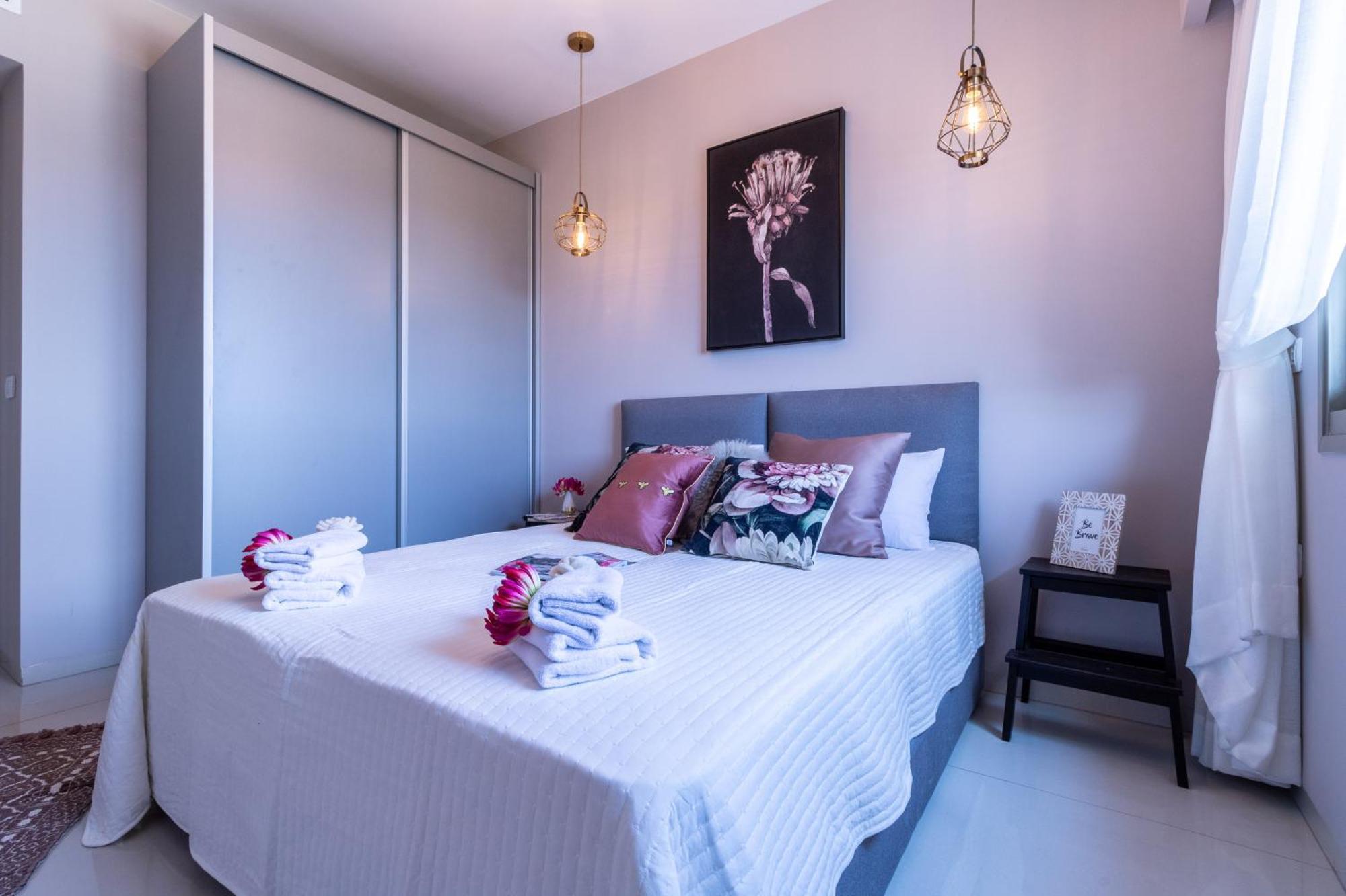 Isrentals Haneviim - Aparthotel In City Center Gerusalemme Esterno foto