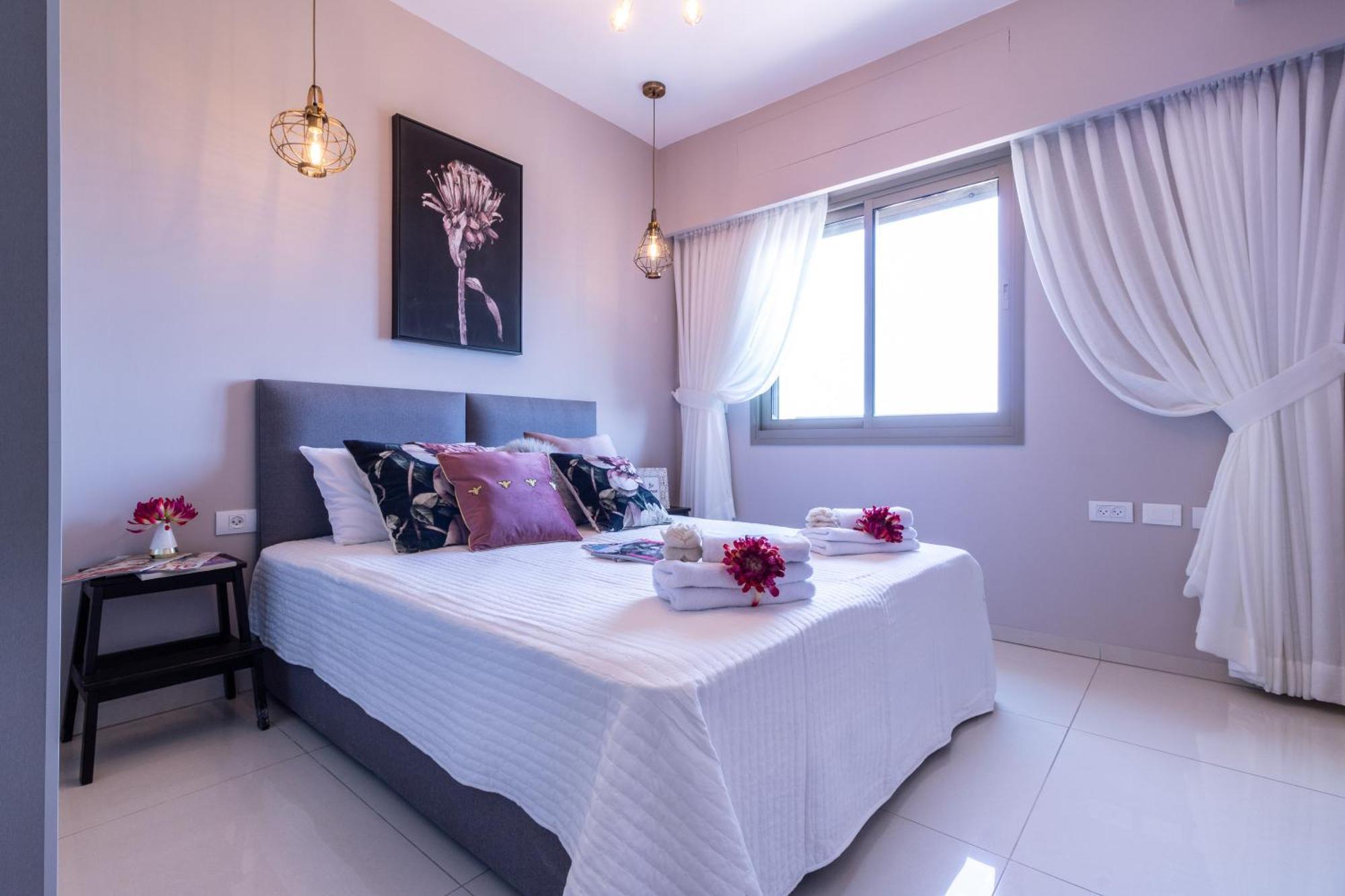 Isrentals Haneviim - Aparthotel In City Center Gerusalemme Esterno foto
