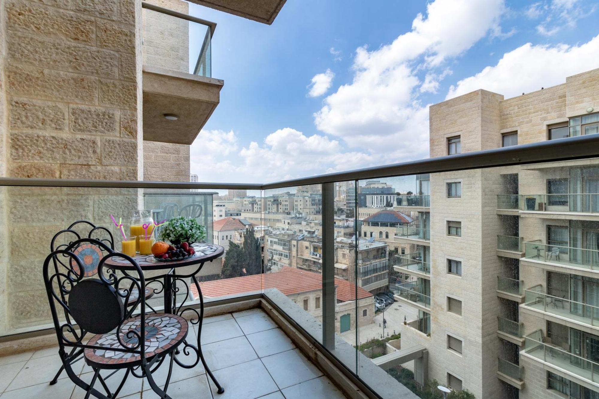 Isrentals Haneviim - Aparthotel In City Center Gerusalemme Esterno foto